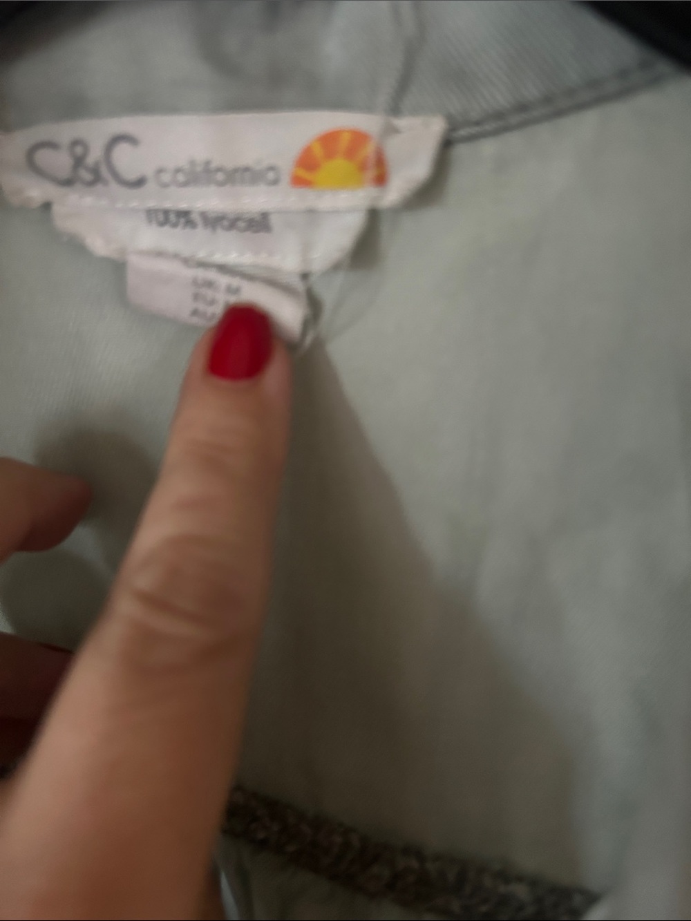 🌸 C&C California button down - Picture 2 of 2